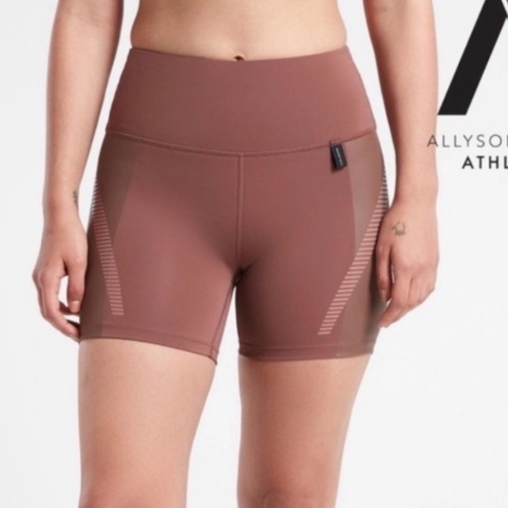 Athleta Allyson Felix bike shorts medium mauve EUC